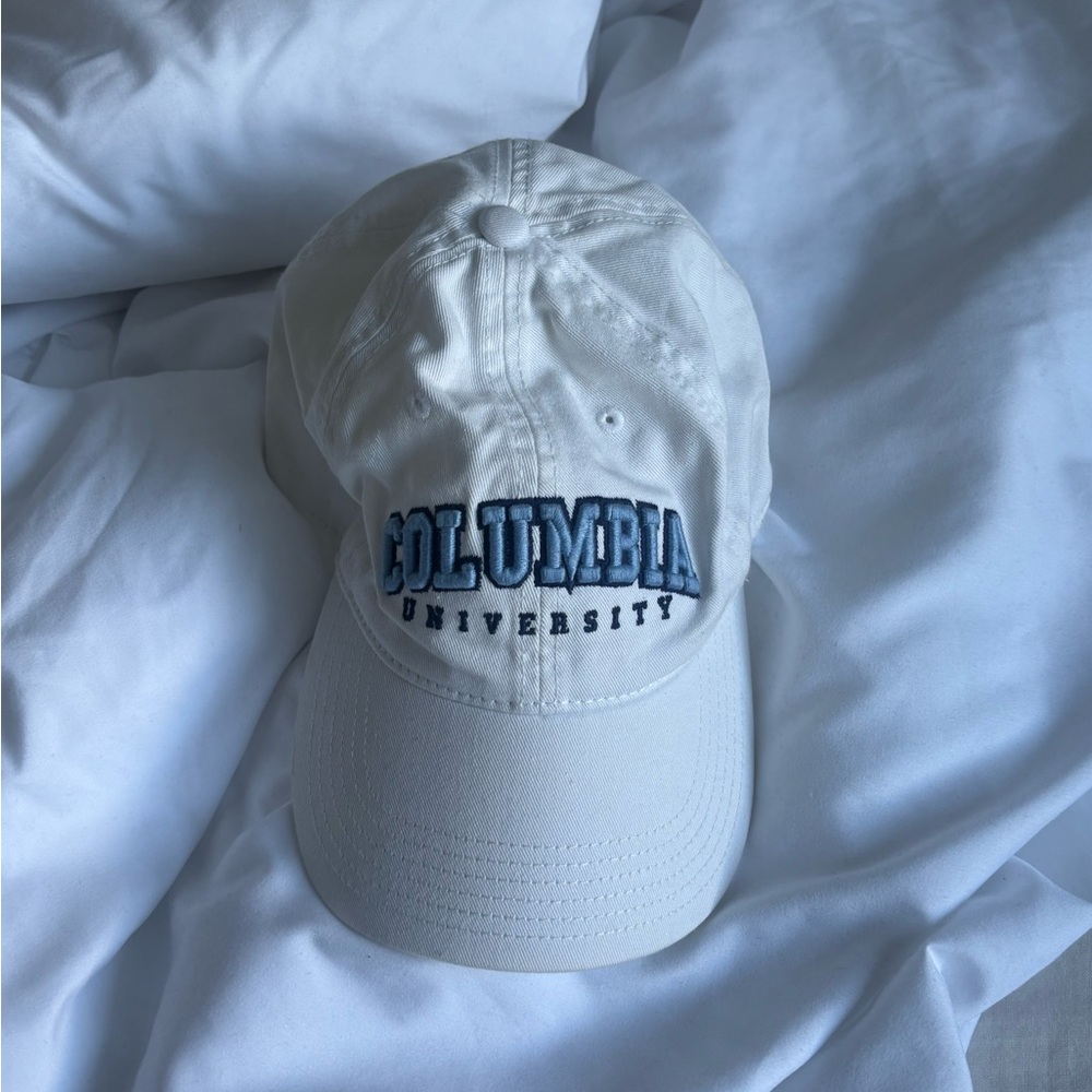 Columbia University Souvenir cap in white - women fee size NEW